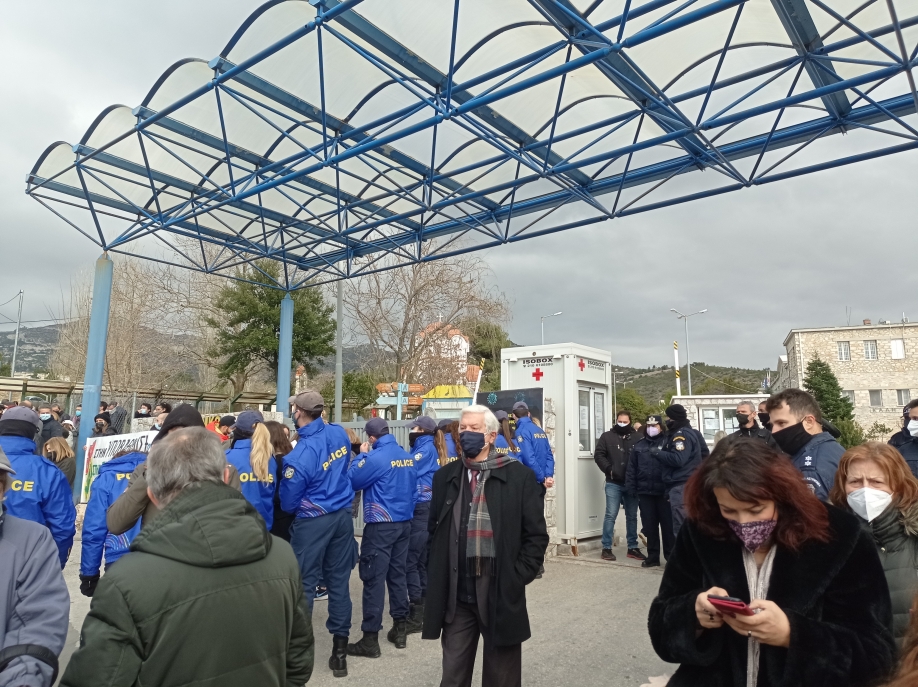 Έ&sigma;&tau;&epsilon;&iota;&lambda;&alpha;&nu; &tau;&alpha; &Mu;&Alpha;&Tau; &gamma;&iota;&alpha; &nu;&alpha; &kappa;&rho;&alpha;&tau;ή&sigma;&omicron;&upsilon;&nu; &kappa;&lambda;&epsilon;&iota;&sigma;&tau;ό &tau;&omicron; &ldquo;&Pi;&alpha;ί&delta;&omega;&nu; &Pi;&epsilon;&nu;&tau;έ&lambda;&eta;&sigmaf;&rdquo; (video)