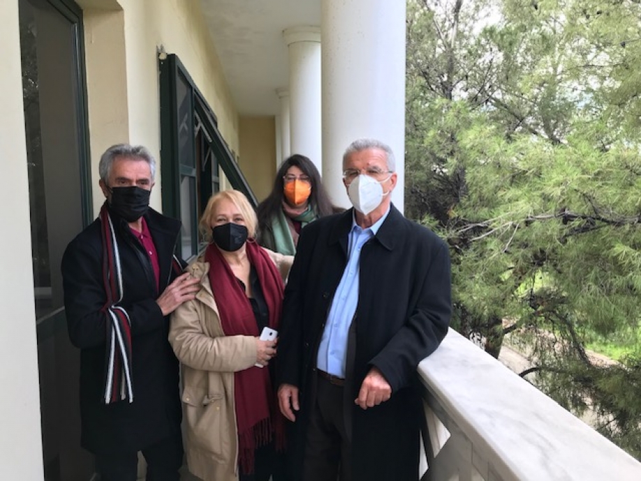 &Gamma;.&Theta;&epsilon;&omicron;&delta;&omega;&rho;&alpha;&kappa;ό&pi;&omicron;&upsilon;&lambda;&omicron;&sigmaf;: &Kappa;&rho;ί&sigma;&iota;&mu;&omicron;&sigmaf; &omicron; &rho;ό&lambda;&omicron;&sigmaf; &tau;&eta;&sigmaf; &nu;έ&alpha;&sigmaf; &pi;&rho;&omicron;έ&delta;&rho;&omicron;&upsilon; &tau;&omicron;&upsilon; &Delta;&eta;&mu;&omicron;&tau;&iota;&kappa;&omicron;ύ &Sigma;&upsilon;&mu;&beta;&omicron;&upsilon;&lambda;ί&omicron;&upsilon; &gamma;&iota;&alpha; &tau;&eta; &sigma;&omega;&sigma;&tau;ή &kappa;&alpha;&iota; &delta;&eta;&mu;&omicron;&kappa;&rho;&alpha;&tau;&iota;&kappa;ή &lambda;&epsilon;&iota;&tau;&omicron;&upsilon;&rho;&gamma;ί&alpha; &tau;&omicron;&upsilon;