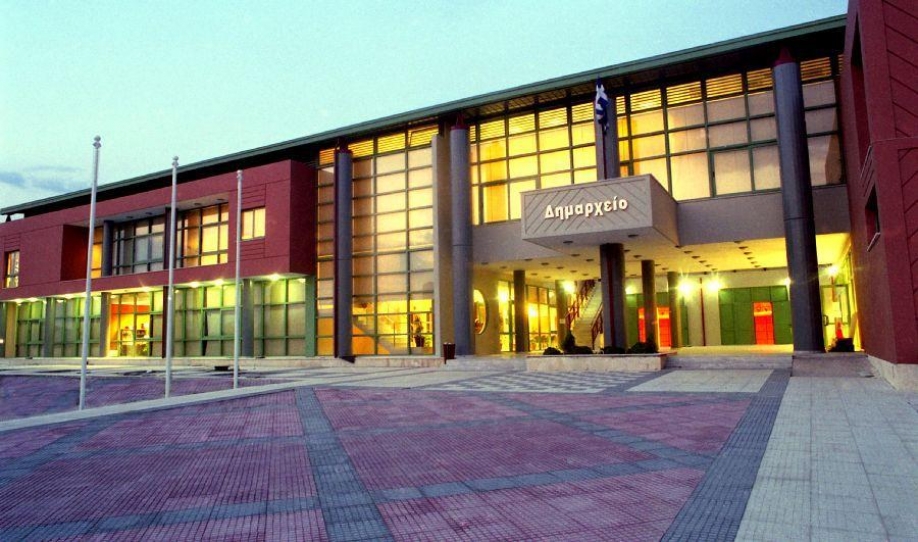 &Epsilon;&pi;ί&theta;&epsilon;&sigma;&eta; &mu;&epsilon; &pi;έ&tau;&rho;&epsilon;&sigmaf; &sigma;&tau;&omicron;&nu; &gamma;.&gamma;. &tau;&omicron;&upsilon; &Delta;ή&mu;&omicron;&upsilon; &Sigma;&alpha;&rho;&omega;&nu;&iota;&kappa;&omicron;ύ,&Mu;&iota;&lambda;&tau;&iota;ά&delta;&eta; &Kappa;&lambda;ά&pi;&alpha; - &Kappa;&alpha;&tau;&alpha;&delta;&iota;&kappa;ά&zeta;&epsilon;&iota; &omicron; &Delta;ή&mu;&alpha;&rho;&chi;&omicron;&sigmaf;