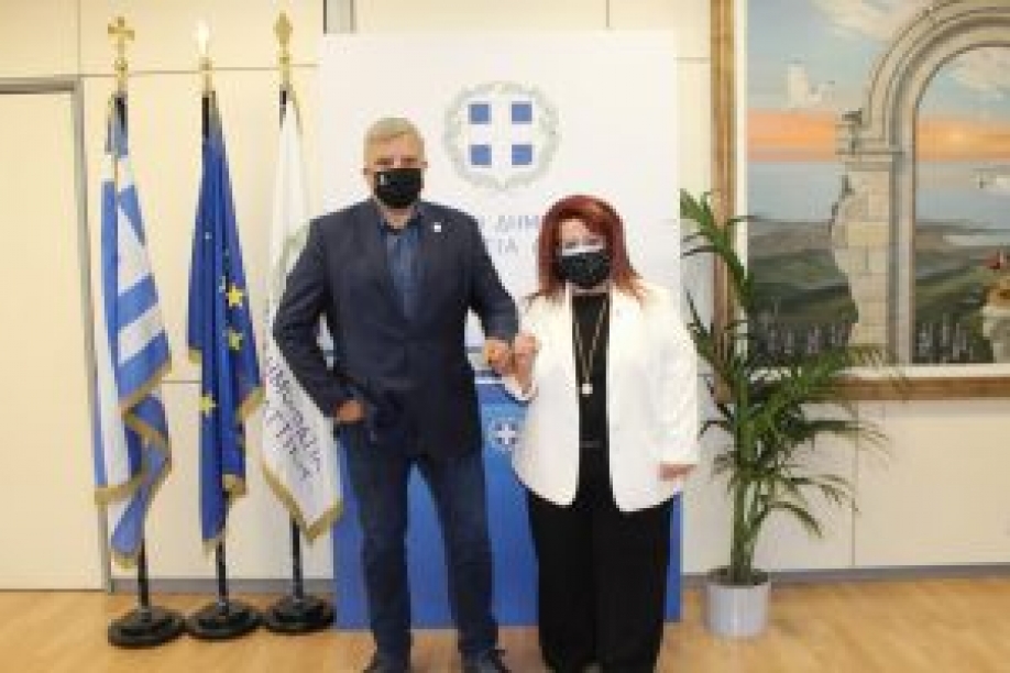 &Epsilon;&kappa;&tau;ό&sigmaf; &Sigma;&chi;&epsilon;&delta;ί&omicron;&upsilon;: "Ό&lambda;&omicron;&iota; &mu;&alpha;&zeta;ί &mu;&pi;&omicron;&rho;&omicron;ύ&mu;&epsilon;"; &Epsilon;&nu;ά&nu;&tau;&iota;&alpha; &sigma;&tau;&omicron;&nu; &pi;ό&lambda;&epsilon;&mu;&omicron; &mu;&epsilon; &beta;ά&sigma;&epsilon;&iota;&sigmaf; &sigma;&epsilon; ό&lambda;&eta; &tau;&eta;&nu; &Epsilon;&lambda;&lambda;ά&delta;&alpha;, &delta;&epsilon;&nu; &gamma;ί&nu;&epsilon;&tau;&alpha;&iota;!