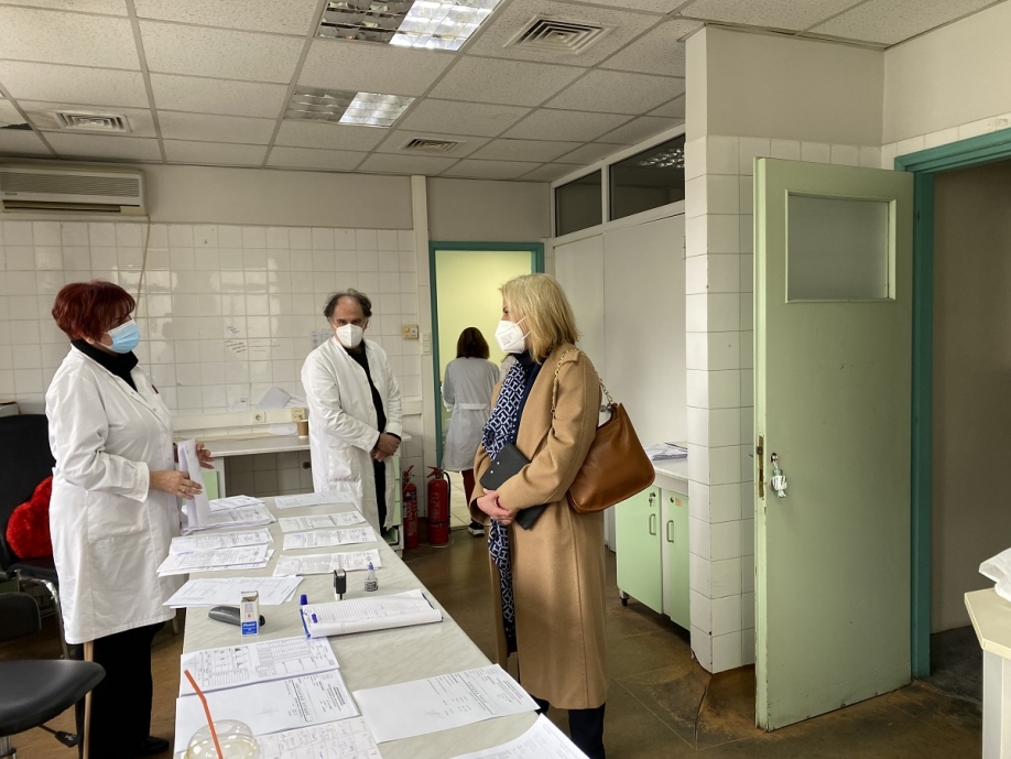 &Sigma;&tau;&omicron; 2&omicron; &Kappa;έ&nu;&tau;&rho;&omicron; &Upsilon;&gamma;&epsilon;ί&alpha;&sigmaf; &Pi;&epsilon;&rho;&iota;&sigma;&tau;&epsilon;&rho;ί&omicron;&upsilon; &eta; &Rho;έ&nu;&alpha; &Delta;&omicron;ύ&rho;&omicron;&upsilon;: &ldquo;&Kappa;&upsilon;&beta;έ&rho;&nu;&eta;&sigma;&eta; &kappa;&alpha;&iota; &Pi;&epsilon;&rho;&iota;&phi;έ&rho;&epsilon;&iota;&alpha; &alpha;&delta;&iota;&alpha;&phi;&omicron;&rho;&omicron;ύ&nu; &gamma;&iota;&alpha; &tau;&eta;&nu; &Pi;&rho;&omega;&tau;&omicron;&beta;ά&theta;&mu;&iota;&alpha; &Upsilon;&gamma;&epsilon;ί&alpha;"