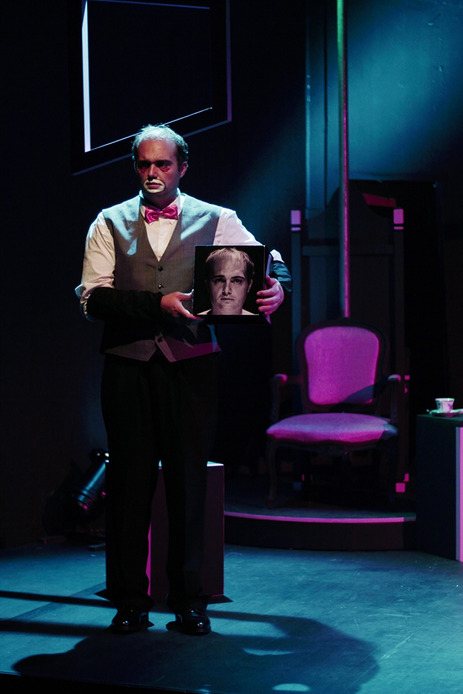 &ldquo;&Kappa;ά&tau;&iota; &alpha;&pi;&rsquo; &tau;&omicron; &eta;&mu;&epsilon;&rho;&omicron;&lambda;ό&gamma;&iota;&omicron; &epsilon;&nu;ό&sigmaf;...&rdquo; &sigma;&tau;&omicron; &theta;έ&alpha;&tau;&rho;&omicron; &ldquo;&Lambda;&Upsilon;&Chi;&Nu;&Omicron;&Sigma;&rdquo;