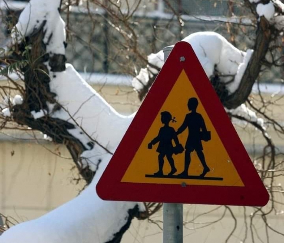 &Kappa;&lambda;&epsilon;&iota;&sigma;&tau;&omicron;ί &kappa;&alpha;&iota; &omicron;&iota; &beta;&rho;&epsilon;&phi;&omicron;&nu;&eta;&pi;&iota;&alpha;&kappa;&omicron;ί &sigma;&tau;&eta; &Nu;έ&alpha; &Iota;&omega;&nu;ί&alpha; &tau;&eta;&nu; &Pi;έ&mu;&pi;&tau;&eta; 10.03