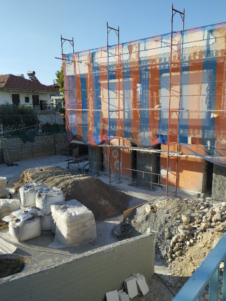 &ldquo;&Kappa;&alpha;&tau;&alpha;&pi;έ&lambda;&tau;&eta;&sigmaf;&rdquo; &omicron;&iota; &gamma;&omicron;&nu;&epsilon;ί&sigmaf; &tau;&omicron;&upsilon; 5&omicron;&upsilon; &Delta;&eta;&mu;&omicron;&tau;&iota;&kappa;&omicron;ύ: &Mu;&epsilon; &delta;ύ&omicron; &epsilon;&rho;&gamma;ά&tau;&epsilon;&sigmaf; &delta;&epsilon;&nu; &omicron;&lambda;&omicron;&kappa;&lambda;&eta;&rho;ώ&nu;&epsilon;&tau;&alpha;&iota; &tau;&omicron; έ&rho;&gamma;&omicron; (&phi;&omega;&tau;&omicron;&gamma;&rho;&alpha;&phi;ί&epsilon;&sigmaf;)