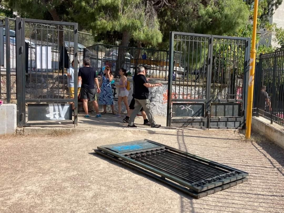 Πόρτα παιδικής χαράς καταπλάκωσε νήπιο στο Δήμο Αθηναίων