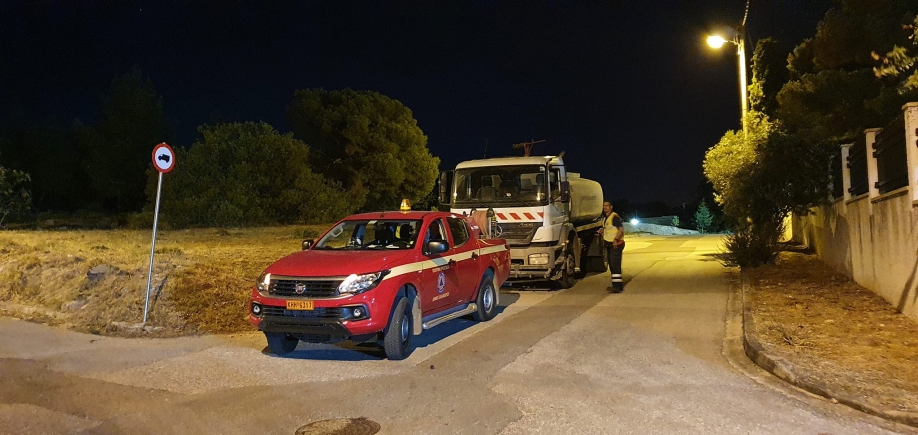 &Sigma;&epsilon; &epsilon;&pi;&iota;&phi;&upsilon;&lambda;&alpha;&kappa;ή &eta; &Pi;&omicron;&lambda;&iota;&tau;&iota;&kappa;ή &Pi;&rho;&omicron;&sigma;&tau;&alpha;&sigma;ί&alpha; &tau;&omicron;&upsilon; &Delta;ή&mu;&omicron;&upsilon; &Chi;&alpha;&lambda;&alpha;&nu;&delta;&rho;ί&omicron;&upsilon;