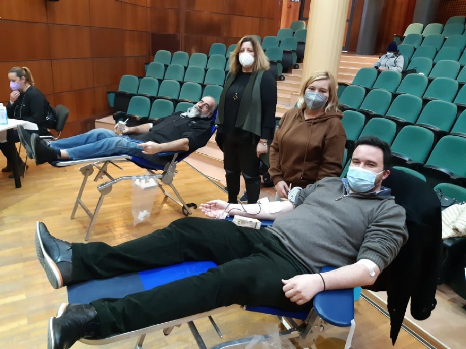 &Mu;&epsilon; &epsilon;&pi;&iota;&tau;&upsilon;&chi;ί&alpha; &omicron;&lambda;&omicron;&kappa;&lambda;&eta;&rho;ώ&theta;&eta;&kappa;&epsilon; &eta; 23&eta; &epsilon;&theta;&epsilon;&lambda;&omicron;&nu;&tau;&iota;&kappa;ή &alpha;&iota;&mu;&omicron;&delta;&omicron;&sigma;ί&alpha; &Delta;ή&mu;&omicron;&upsilon; &Sigma;&alpha;&rho;&omega;&nu;&iota;&kappa;&omicron;ύ &ndash; &Mu;&alpha;&zeta;&epsilon;ύ&tau;&eta;&kappa;&alpha;&nu; 35 &phi;&iota;ά&lambda;&epsilon;&sigmaf; &alpha;ί&mu;&alpha;&tau;&omicron;&sigmaf;