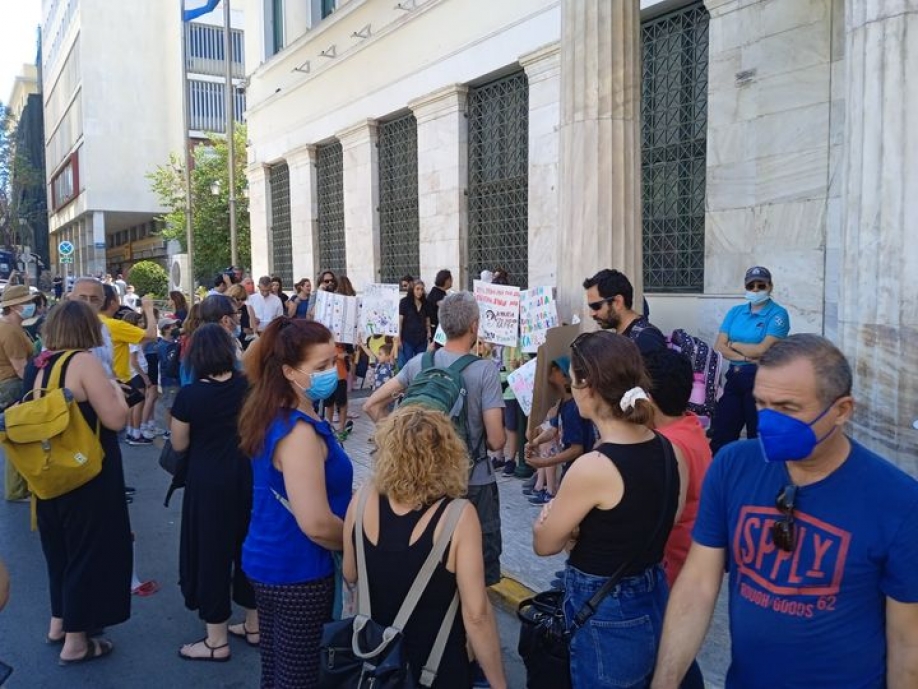 "&Nu;&alpha; &epsilon;&pi;&alpha;&nu;&alpha;&lambda;&epsilon;&iota;&tau;&omicron;&upsilon;&rho;&gamma;ή&sigma;&omicron;&upsilon;&nu; &omicron;&iota; 50 &kappa;&alpha;&tau;&alpha;&rho;&gamma;&eta;&mu;έ&nu;&epsilon;&sigmaf; &pi;&alpha;&iota;&delta;&iota;&kappa;έ&sigmaf; &chi;&alpha;&rho;έ&sigmaf; &sigma;&tau;&eta;&nu; &Alpha;&theta;ή&nu;&alpha;" &zeta;&eta;&tau;ά&epsilon;&iota; &eta; &Alpha;&nu;&tau;&iota;&kappa;&alpha;&pi;&iota;&tau;&alpha;&lambda;&iota;&sigma;&tau;&iota;&kappa;ή &Alpha;&nu;&alpha;&tau;&rho;&omicron;&pi;ή