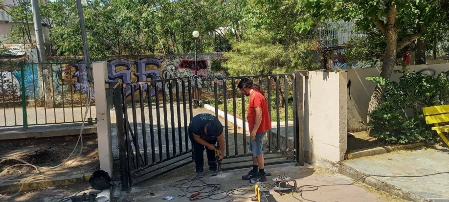 &Lambda;&upsilon;&kappa;ό&beta;&rho;&upsilon;&sigma;&eta;-&Pi;&epsilon;ύ&kappa;&eta;: "&Sigma;&upsilon;&nu;&epsilon;&chi;ί&zeta;&omicron;&nu;&tau;&alpha;&iota; &omicron;&iota; &pi;&alpha;&rho;&epsilon;&mu;&beta;ά&sigma;&epsilon;&iota;&sigmaf; &sigma;&epsilon; &Nu;&eta;&pi;&iota;&alpha;&gamma;&omega;&gamma;&epsilon;ί&alpha; &kappa;&alpha;&iota; &Delta;&eta;&mu;&omicron;&tau;&iota;&kappa;ά &Sigma;&chi;&omicron;&lambda;&epsilon;ί&alpha;&rdquo;