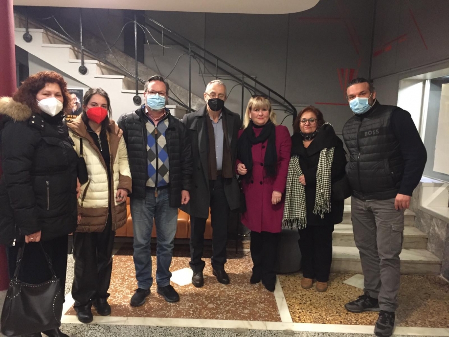 Ή&tau;&alpha;&nu; &kappa;&alpha;&iota; &alpha;&upsilon;&tau;&omicron;ί &epsilon;&kappa;&epsilon;ί &alpha;&lambda;&lambda;ά &delta;&epsilon;&nu; &tau;&omicron;&upsilon;&sigmaf; "&epsilon;ί&delta;&alpha;&nu;"!