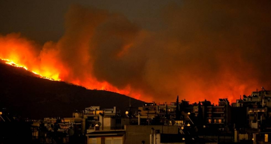 Εδώ live οι εξελίξεις από το μέτωπο της πυρκαγιάς στην Πεντέλη