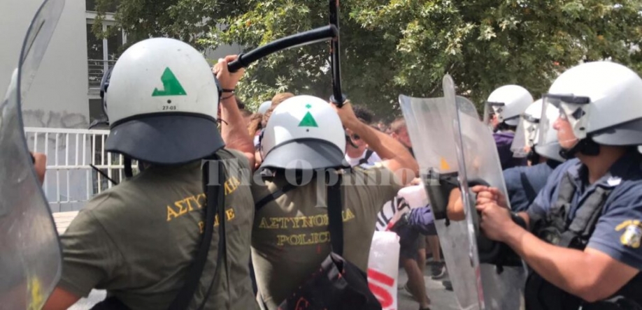 &Lambda;&alpha;ϊ&kappa;ή &Epsilon;&nu;ό&tau;&eta;&tau;&alpha;: &Alpha;&nu;ά&gamma;&kappa;&eta; &gamma;&iota;&alpha; ά&mu;&epsilon;&sigma;&eta; &sigma;&upsilon;&sigma;&tau;&rho;ά&tau;&epsilon;&upsilon;&sigma;&eta; &sigma;&tau;&omicron;&nu; &alpha;&gamma;ώ&nu;&alpha; &tau;&eta;&sigmaf; &nu;&epsilon;&omicron;&lambda;&alpha;ί&alpha;&sigmaf; &alpha;&pi;έ&nu;&alpha;&nu;&tau;&iota; &sigma;&tau;&eta;&nu; &Omicron;&Pi;&Pi;&Iota; &kappa;&alpha;&iota; &tau;&eta;&nu; &kappa;&alpha;&tau;&alpha;&sigma;&tau;&omicron;&lambda;ή