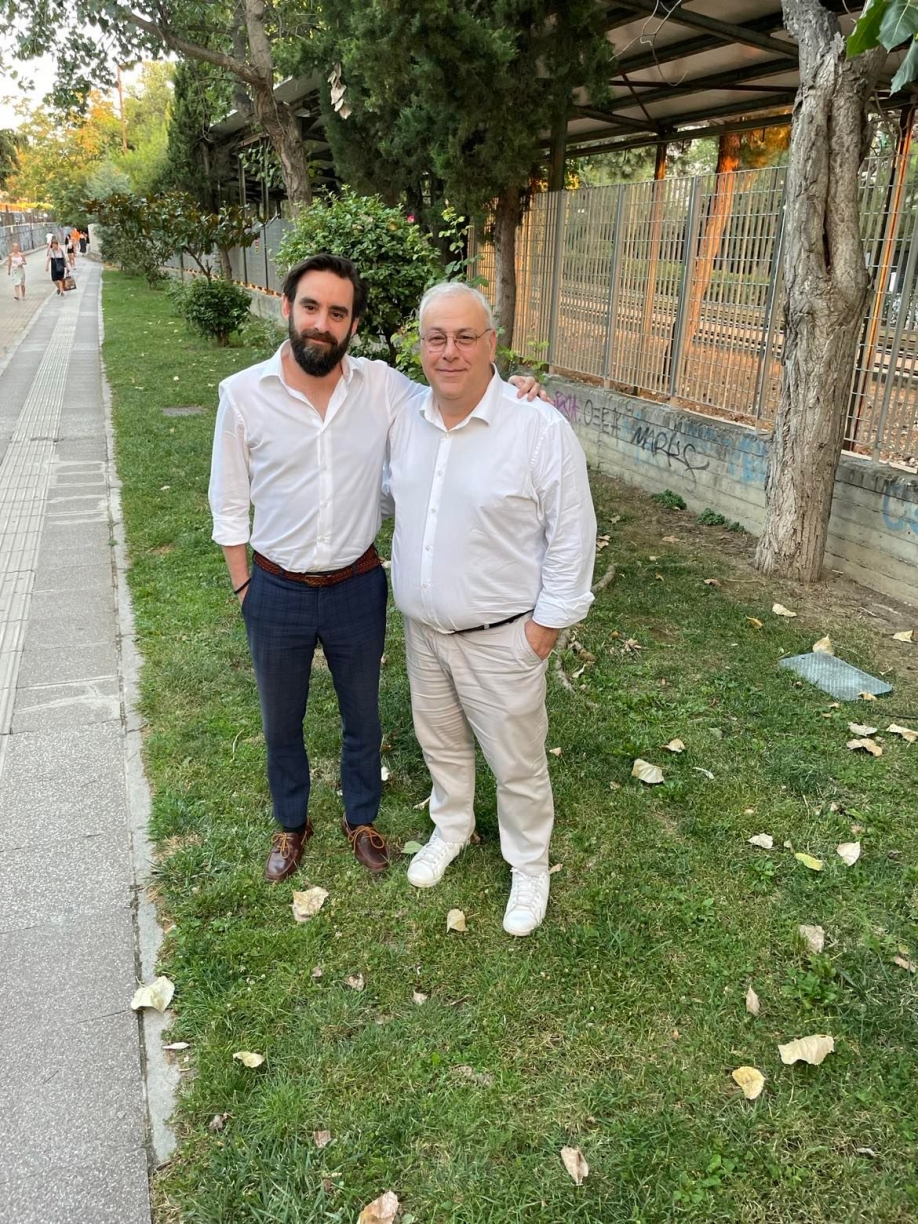 &Mu;&epsilon; &tau;&eta;&nu; &pi;&alpha;&rho;ά&tau;&alpha;&xi;&eta; &Mu;&pi;&alpha;&rho;&mu;&pi;&omicron;ύ&nu;&eta; &omicron; &Nu;ί&kappa;&omicron;&sigmaf; &Nu;&alpha;&sigma;&iota;ό&pi;&omicron;&upsilon;&lambda;&omicron;&sigmaf;