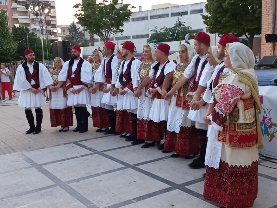 &Tau;&omicron; &pi;&alpha;&rho;ό&nu; &sigma;&tau;&omicron; 1&omicron; Acharnes City Festival έ&delta;&omega;&sigma;&epsilon; &tau;&omicron; &Pi;&rho;ά&sigma;&iota;&nu;&omicron; &Kappa;ί&nu;&eta;&mu;&alpha;