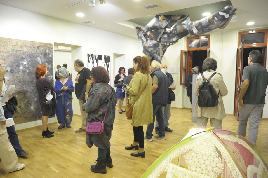 &Delta;ή&mu;&omicron;&sigmaf; &Beta;ύ&rho;&omega;&nu;&alpha;: &Pi;&rho;&alpha;&gamma;&mu;&alpha;&tau;&omicron;&pi;&omicron;&iota;ή&theta;&eta;&kappa;&alpha;&nu; &tau;&alpha; &epsilon;&gamma;&kappa;&alpha;ί&nu;&iota;&alpha; &tau;&eta;&sigmaf; έ&kappa;&theta;&epsilon;&sigma;&eta;&sigmaf; "&Sigma;&pi;ί&tau;&iota; &omicron;&rho;&theta;ά&nu;&omicron;&iota;&chi;&tau;&alpha; &alpha;&phi;&eta;&mu;έ&nu;&omicron;"