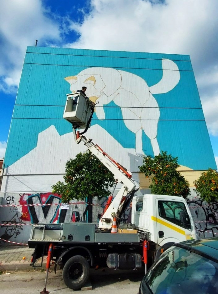 Η “αλεπού της γνώσης”, έργο του Βέλγου street artist Wietse σε σχολεία του Βύρωνα