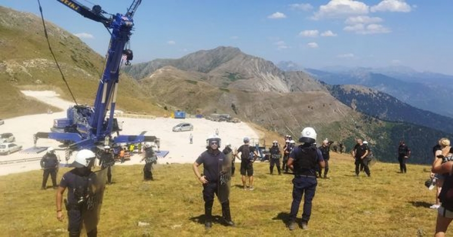 &Delta;&alpha;&kappa;&rho;&upsilon;&gamma;ό&nu;&alpha; &kappa;&alpha;&iota; &sigma;&upsilon;&lambda;&lambda;ή&psi;&epsilon;&iota;&sigmaf; &gamma;&iota;&alpha; &tau;&iota;&sigmaf; &alpha;&nu;&epsilon;&mu;&omicron;&gamma;&epsilon;&nu;&nu;ή&tau;&rho;&iota;&epsilon;&sigmaf; &sigma;&tau;&alpha; Ά&gamma;&rho;&alpha;&phi;&alpha; (video)
