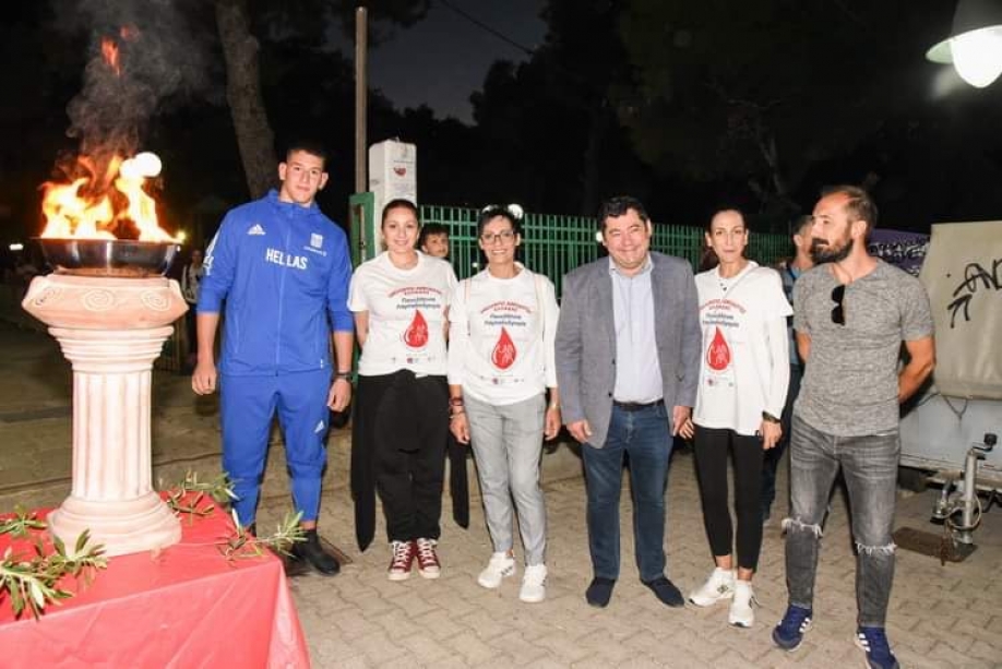 &Eta; &Lambda;&alpha;&mu;&pi;&alpha;&delta;&eta;&delta;&rho;&omicron;&mu;ί&alpha; &Epsilon;&theta;&epsilon;&lambda;&omicron;&nu;&tau;ώ&nu; &Alpha;&iota;&mu;&omicron;&delta;&omicron;&tau;ώ&nu; &pi;έ&rho;&alpha;&sigma;&epsilon; &alpha;&pi;ό &tau;&omicron;&nu; &Delta;ή&mu;&omicron; &Lambda;&upsilon;&kappa;ό&beta;&rho;&upsilon;&sigma;&eta;&sigmaf;- &Pi;&epsilon;ύ&kappa;&eta;&sigmaf;