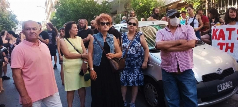Με την αστυνομία προσπαθούν να πάρουν το σπίτι της Ιωάννας Κολοβού (video)