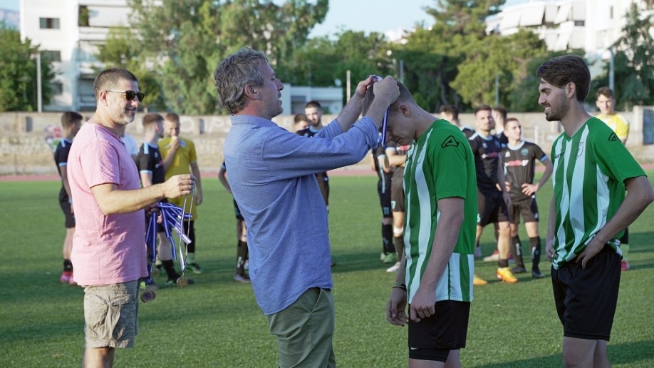 &laquo;&Chi;&alpha;&lambda;ά&nu;&delta;&rho;&iota; Bravo 2022&raquo; - &Beta;&rho;&alpha;&beta;&epsilon;ύ&sigma;&epsilon;&iota;&sigmaf;, &epsilon;&upsilon;&gamma;&epsilon;&nu;ή&sigmaf; ά&mu;&iota;&lambda;&lambda;&alpha; &kappa;&alpha;&iota; &chi;&alpha;&mu;ό&gamma;&epsilon;&lambda;&alpha; &sigma;&tau;&eta;&nu; &mu;&epsilon;&gamma;ά&lambda;&eta; &gamma;&iota;&omicron;&rho;&tau;ή &tau;&omicron;&upsilon; &Alpha;&theta;&lambda;&eta;&tau;&iota;&sigma;&mu;&omicron;ύ