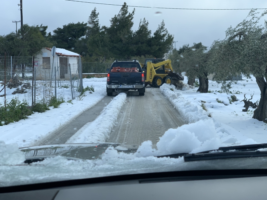 Δήμος Σαρωνικού: Τα συνεργεία του Δήμου στον αγώνα αντιμετώπισης των προβλημάτων της κακοκαιρίας