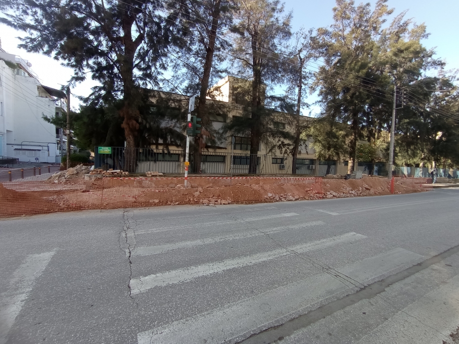 &Phi;έ&rho;&nu;&omicron;&upsilon;&nu; &alpha;&pi;&omicron;&tau;έ&lambda;&epsilon;&sigma;&mu;&alpha; &tau;&alpha; &rho;&epsilon;&pi;&omicron;&rho;&tau;ά&zeta; &tau;&eta;&sigmaf; Έ&kappa;&phi;&rho;&alpha;&sigma;&eta;&sigmaf; - &laquo;&Kappa;ά&tau;&iota; &kappa;&iota;&nu;&epsilon;ί&tau;&alpha;&iota;&raquo; &sigma;&tau;&eta;&nu; &Pi;&alpha;&nu;&alpha;&gamma;&omicron;ύ&lambda;&eta; (&phi;&omega;&tau;&omicron;&gamma;&rho;&alpha;&phi;ί&epsilon;&sigmaf; &kappa;&alpha;&iota; &beta;ί&nu;&tau;&epsilon;&omicron;)