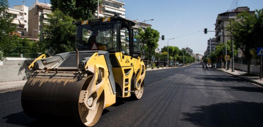 Περιφέρεια Αττικής: Nέο οδόστρωμα στη Λ. Θησέως στην Καλλιθέα