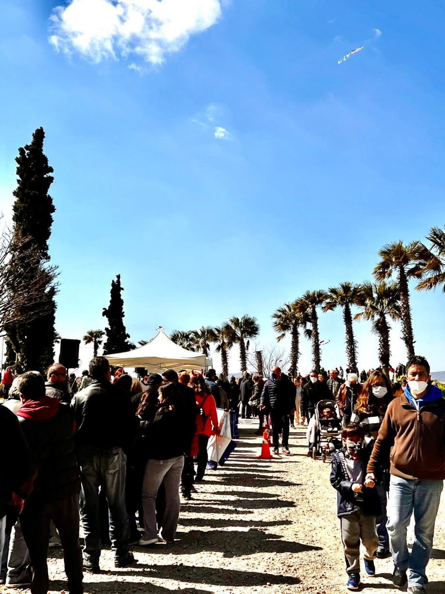 &Phi;&omega;&tau;&omicron;&rho;&epsilon;&pi;&omicron;&rho;&tau;ά&zeta; &alpha;&pi;ό &tau;&omicron; &alpha;&pi;&omicron;&kappa;&rho;&iota;ά&tau;&iota;&kappa;&omicron; &lambda;&epsilon;&omega;&phi;&omicron;&rho;&epsilon;ί&omicron; &kappa;&alpha;&iota; &tau;&alpha; &Kappa;&omicron;ύ&lambda;&omicron;&upsilon;&mu;&alpha; &sigma;&tau;&omicron;&nu; &Delta;ή&mu;&omicron; &Mu;&epsilon;&tau;&alpha;&mu;ό&rho;&phi;&omega;&sigma;&eta;&sigmaf;.
