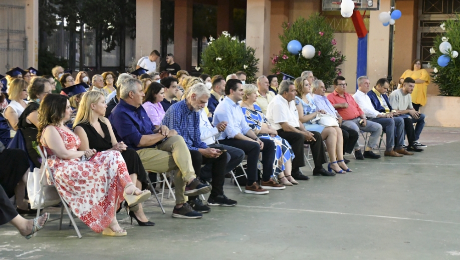 Ά&gamma;&iota;&omicron;&iota; &Alpha;&nu;ά&rho;&gamma;&upsilon;&rho;&omicron;&iota;-&Kappa;&alpha;&mu;&alpha;&tau;&epsilon;&rho;ό : &Tau;&epsilon;&lambda;&epsilon;&tau;ή &alpha;&pi;&omicron;&phi;&omicron;ί&tau;&eta;&sigma;&eta;&sigmaf; &gamma;&iota;&alpha; &tau;&omicron;&upsilon;&sigmaf; &sigma;&pi;&omicron;&upsilon;&delta;&alpha;&sigma;&tau;έ&sigmaf; &tau;&omicron;&upsilon; &Epsilon;&lambda;&epsilon;ύ&theta;&epsilon;&rho;&omicron;&upsilon; &Delta;&eta;&mu;&omicron;&tau;&iota;&kappa;&omicron;ύ &Alpha;&nu;&omicron;&iota;&kappa;&tau;&omicron;ύ &Pi;&alpha;&nu;&epsilon;&pi;&iota;&sigma;&tau;&eta;&mu;ί&omicron;&upsilon;