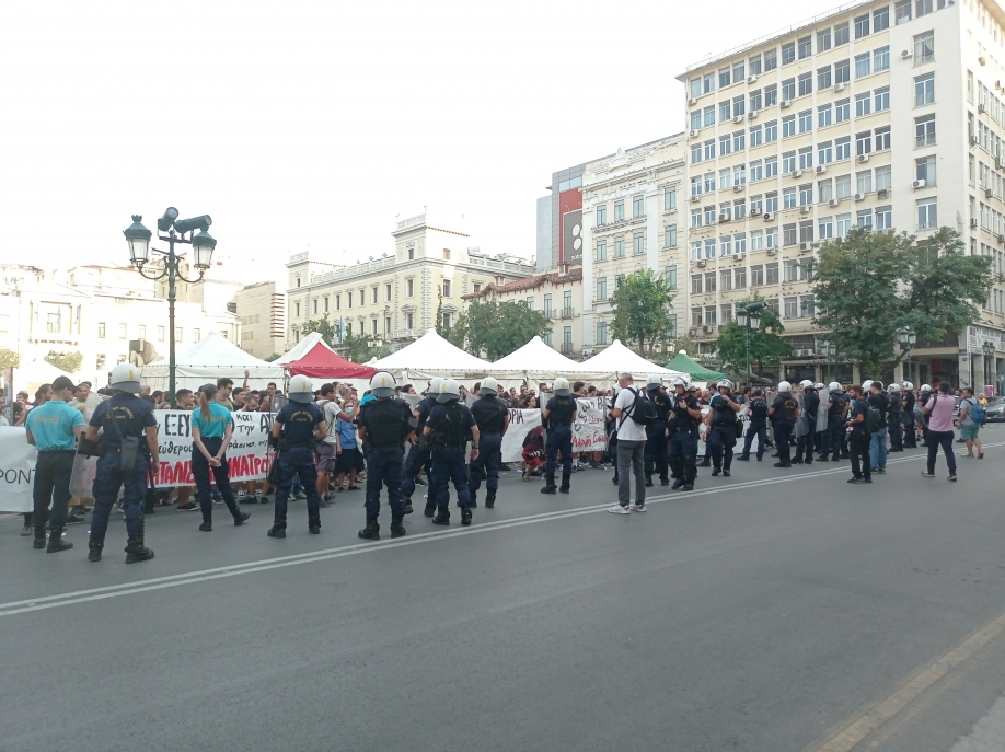 «Όχι μετρό στην πλ. Εξαρχείων»: Συγκέντρωση και διαμαρτυρία έξω από το Δημαρχείο την Τρίτη