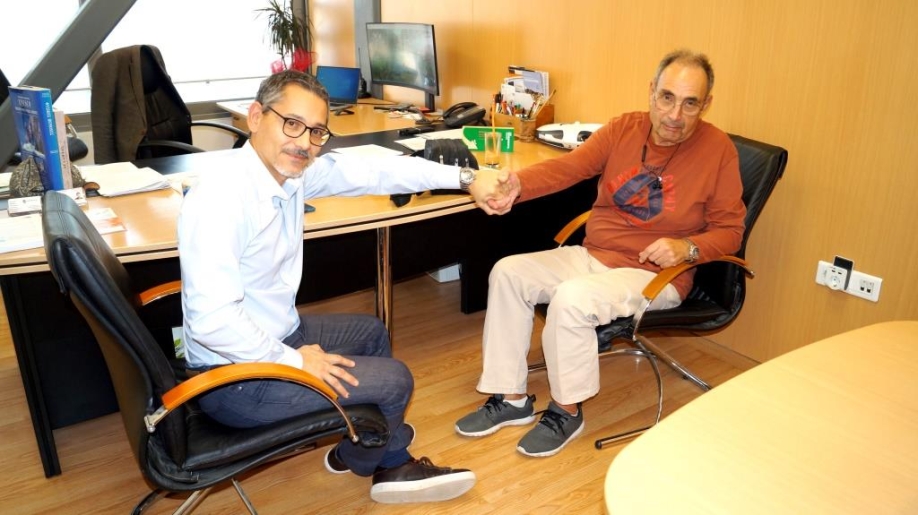 &Zeta;ή&sigma;&eta;&sigmaf; &Kappa;&omega;&nu;&sigma;&tau;&alpha;&nu;&tau;&iota;&nu;ί&delta;&eta;&sigmaf;: &Sigma;&tau;&eta;&rho;ί&zeta;&omega; &tau;&omicron;&nu; &Alpha;&nu;&delta;&rho;έ&alpha; &Beta;&alpha;&sigma;&iota;&lambda;ό&pi;&omicron;&upsilon;&lambda;&omicron;.