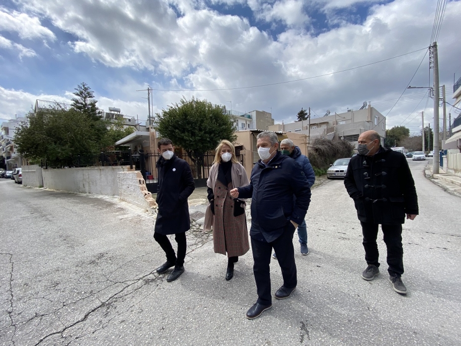 &Epsilon;&pi;ί&sigma;&kappa;&epsilon;&psi;&eta; &tau;&eta;&sigmaf; &Rho;έ&nu;&alpha;&sigmaf; &Delta;&omicron;ύ&rho;&omicron;&upsilon; &sigma;&tau;&omicron;&nu; &Delta;ή&mu;&omicron; &Iota;&lambda;ί&omicron;&upsilon; &kappa;&alpha;&iota; &sigma;&upsilon;&nu;ά&nu;&tau;&eta;&sigma;&eta; &mu;&epsilon; &tau;&omicron;&nu; &Delta;ή&mu;&alpha;&rho;&chi;&omicron; &kappa;&alpha;&iota; &tau;&omicron;&nu; &pi;&rho;ό&epsilon;&delta;&rho;&omicron; &tau;&omicron;&upsilon; &Epsilon;&mu;&pi;&omicron;&rho;&iota;&kappa;&omicron;ύ &Sigma;&upsilon;&lambda;&lambda;ό&gamma;&omicron;&upsilon;