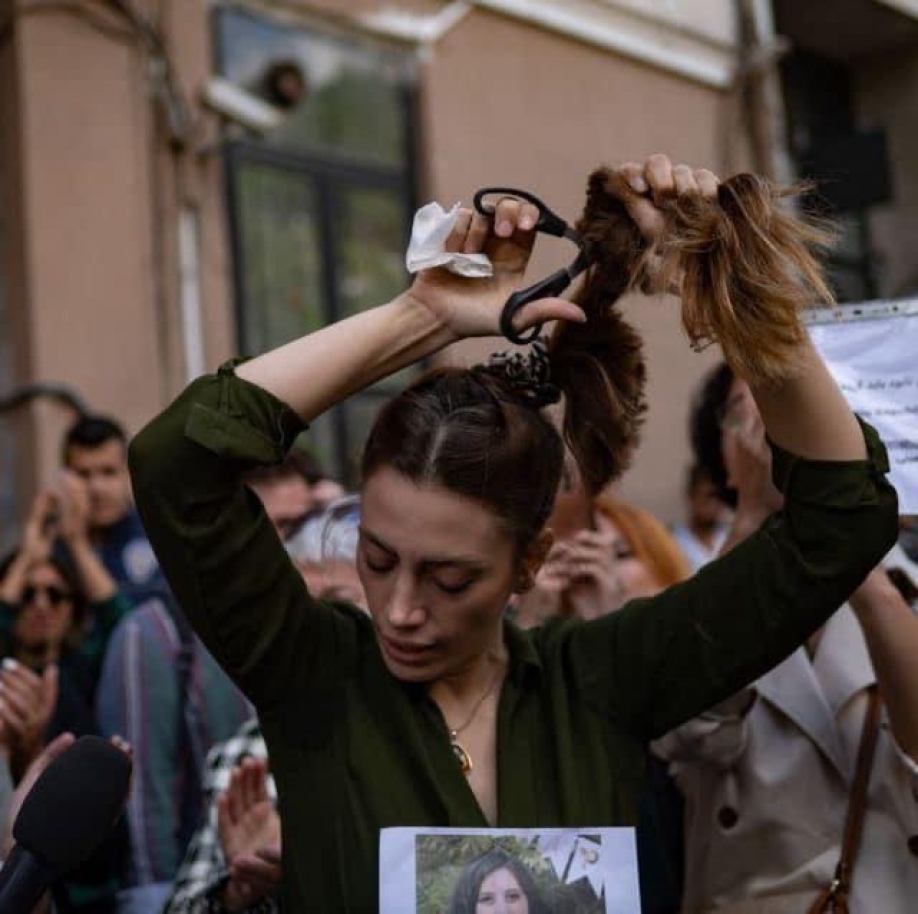 Α. Μουστόγιαννης: Συμπαραστεκόμαστε στον αγώνα των γυναικών στο Ιράν