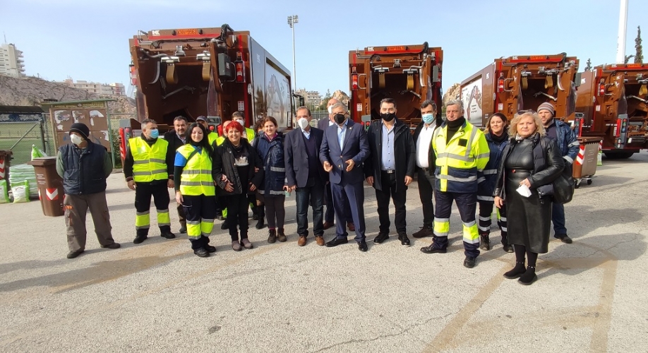 &Tau;έ&sigma;&sigma;&epsilon;&rho;&alpha; &epsilon;&iota;&delta;&iota;&kappa;ά &alpha;&pi;&omicron;&rho;&rho;&iota;&mu;&mu;&alpha;&tau;&omicron;&phi;ό&rho;&alpha; &kappa;&alpha;&iota; 925 &kappa;&alpha;&phi;έ &kappa;ά&delta;&omicron;&upsilon;&sigmaf; &gamma;&iota;&alpha; &sigma;&upsilon;&lambda;&lambda;&omicron;&gamma;ή &beta;&iota;&omicron;&alpha;&pi;&omicron;&beta;&lambda;ή&tau;&omega;&nu;, &pi;&alpha;&rho;έ&lambda;&alpha;&beta;&epsilon; &omicron; &Delta;ή&mu;&omicron;&sigmaf; &Beta;ύ&rho;&omega;&nu;&alpha;&sigmaf;