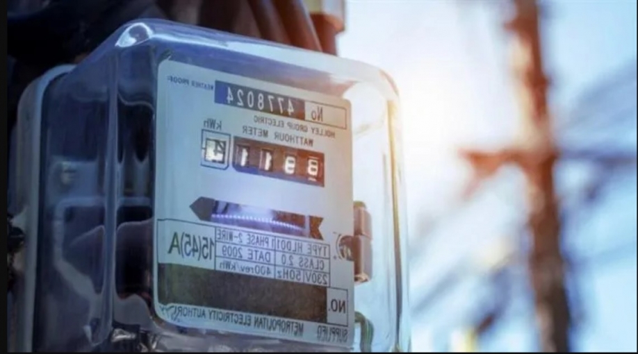 &Rho;ή&tau;&rho;&alpha; &alpha;&nu;&alpha;&pi;&rho;&omicron;&sigma;&alpha;&rho;&mu;&omicron;&gamma;ή&sigmaf;: &Tau;&eta;&nu; &phi;έ&rho;&nu;&omicron;&upsilon;&nu; &alpha;&pi;ό &tau;&omicron; "&pi;&alpha;&rho;ά&theta;&upsilon;&rho;&omicron;"