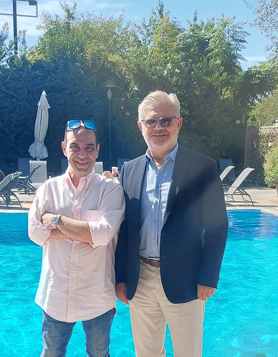 &Omicron; &Alpha;&chi;&iota;&lambda;&lambda;έ&alpha;&sigmaf; &Mu;&pi;&omicron;&nu;ό&beta;&alpha;&sigmaf; &sigma;&tau;&eta; "&Nu;έ&alpha; &Alpha;&rho;&chi;ή"