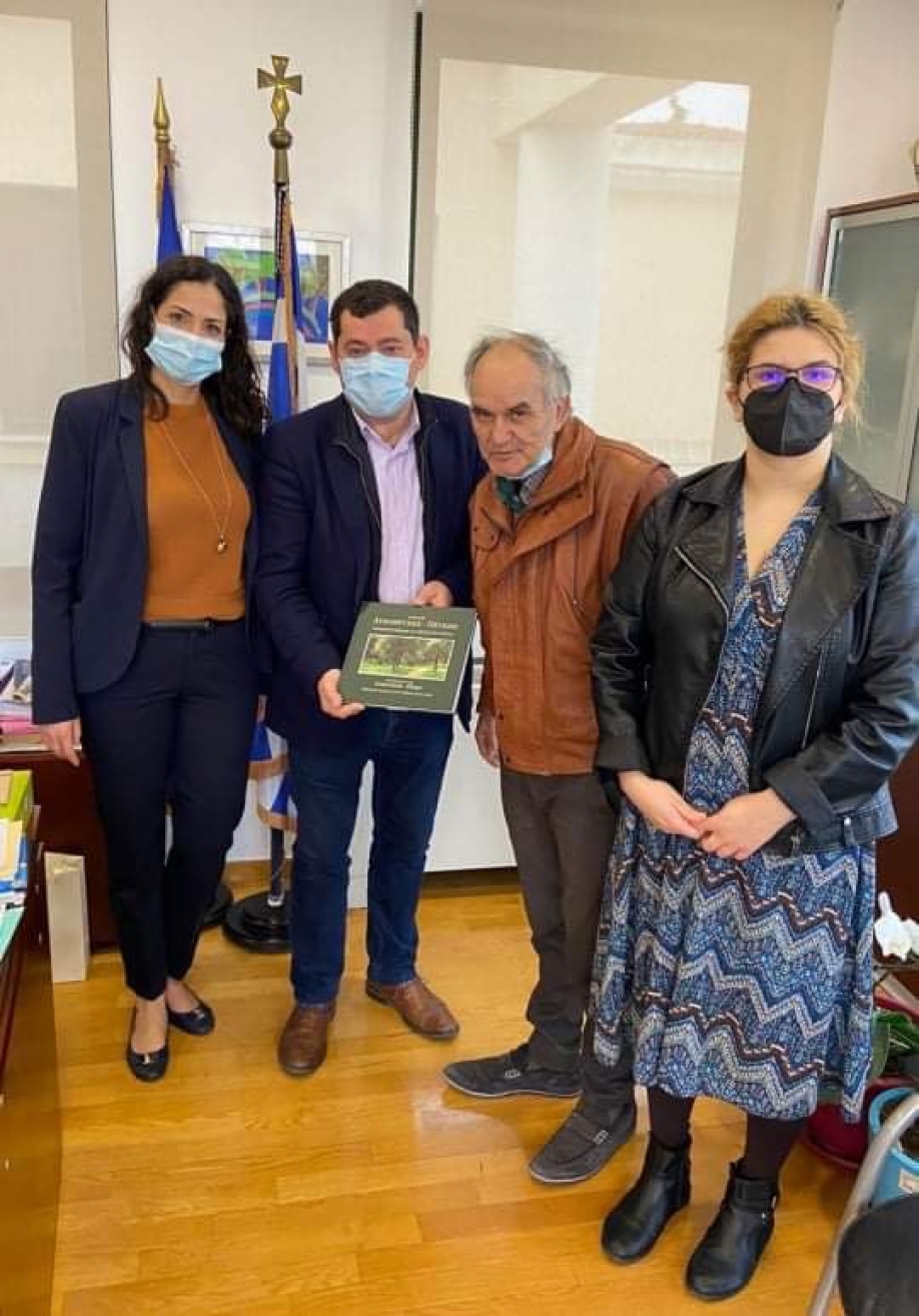 &Mu;&epsilon; &tau;&omicron; &Delta;.&Sigma;. &tau;&omicron;&upsilon; &Sigma;&upsilon;&lambda;&lambda;ό&gamma;&omicron;&upsilon; &Kappa;&rho;&eta;&tau;ώ&nu; "&Omicron; &Tau;ά&lambda;&omega;&sigmaf;" &sigma;&upsilon;&nu;&alpha;&nu;&tau;ή&theta;&eta;&kappa;&epsilon; &omicron; &Tau;.&Mu;&alpha;&upsilon;&rho;ί&delta;&eta;&sigmaf;