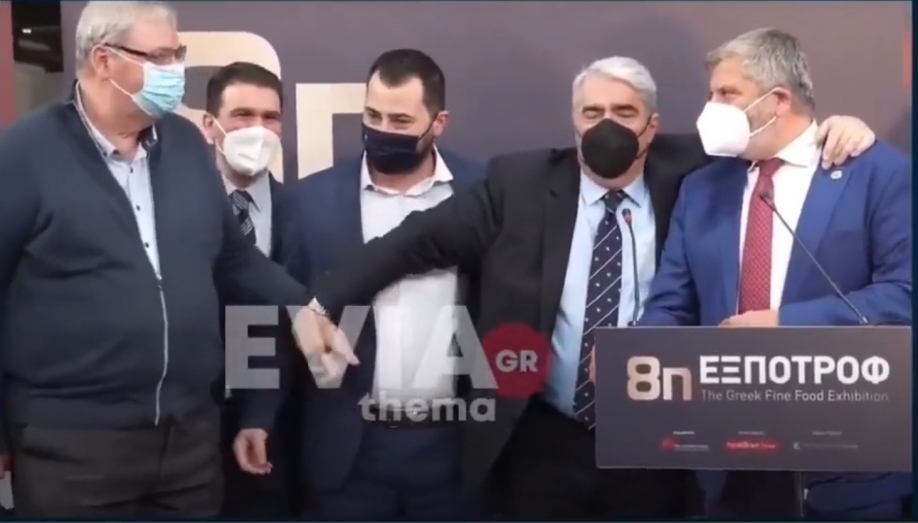 Έ&nu;&alpha; cult &sigma;&tau;&iota;&gamma;&mu;&iota;ό&tau;&upsilon;&pi;&omicron; &alpha;&pi;ό &tau;&eta;&nu; Expofood. &Pi;&epsilon;&rho;&iota;&phi;&epsilon;&rho;&epsilon;&iota;ά&rho;&chi;&epsilon;&sigmaf;, &upsilon;&pi;&omicron;&upsilon;&rho;&gamma;ό&sigmaf; &epsilon;&nu; &epsilon;&upsilon;&theta;&upsilon;&mu;ί&alpha;, &kappa;&lambda;&pi;