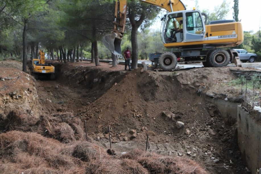 Αντιπλημμυρικά και καθαρισμός του Λυκορέματος στο Πανόραμα Βούλας