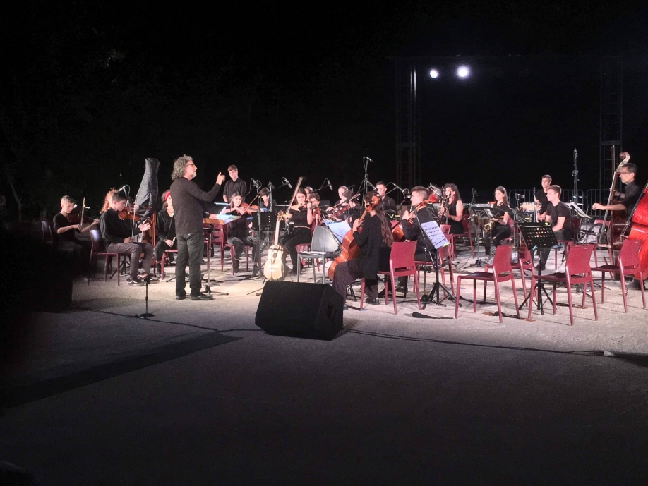 &Kappa;ά&lambda;&epsilon;&sigma;&mu;&alpha; &delta;&eta;&mu;&iota;&omicron;&upsilon;&rho;&gamma;&iota;&kappa;ή&sigmaf; &sigma;&upsilon;&mu;&mu;&epsilon;&tau;&omicron;&chi;ή&sigmaf; &sigma;&tau;&eta; &Sigma;&upsilon;&mu;&phi;&omega;&nu;&iota;&kappa;ή &Omicron;&rho;&chi;ή&sigma;&tau;&rho;&alpha; &Nu;έ&omega;&nu; &tau;&omicron;&upsilon; &Delta;ή&mu;&omicron;&upsilon; &Chi;&alpha;&lambda;&alpha;&nu;&delta;&rho;ί&omicron;&upsilon;