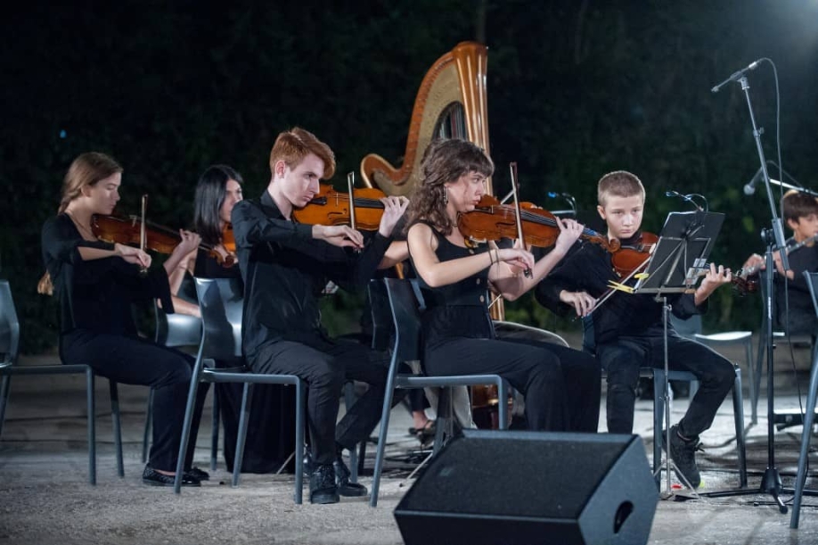 &Kappa;ά&lambda;&epsilon;&sigma;&mu;&alpha; &delta;&eta;&mu;&iota;&omicron;&upsilon;&rho;&gamma;&iota;&kappa;ή&sigmaf; &sigma;&upsilon;&mu;&mu;&epsilon;&tau;&omicron;&chi;ή&sigmaf; &sigma;&tau;&eta; &Sigma;&upsilon;&mu;&phi;&omega;&nu;&iota;&kappa;ή &Omicron;&rho;&chi;ή&sigma;&tau;&rho;&alpha; &Nu;έ&omega;&nu; &tau;&omicron;&upsilon; &Delta;ή&mu;&omicron;&upsilon; &Chi;&alpha;&lambda;&alpha;&nu;&delta;&rho;ί&omicron;&upsilon;