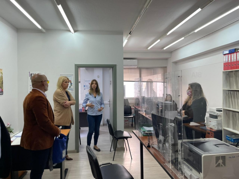 &Delta;ύ&nu;&alpha;&mu;&eta; &Zeta;&omega;ή&sigmaf;: &Epsilon;&pi;ί&sigma;&kappa;&epsilon;&psi;&eta; &tau;&eta;&sigmaf; &Rho;. &Delta;&omicron;ύ&rho;&omicron;&upsilon; &sigma;&tau;&omicron; &Delta;ή&mu;&omicron; &Kappa;&alpha;&lambda;&lambda;&iota;&theta;έ&alpha;&sigmaf; &kappa;&alpha;&iota; &sigma;&upsilon;&nu;ά&nu;&tau;&eta;&sigma;&eta; &mu;&epsilon; &tau;&omicron;&nu; &Delta;ή&mu;&alpha;&rho;&chi;&omicron; &Delta;. &Kappa;ά&rho;&nu;&alpha;&beta;&omicron;