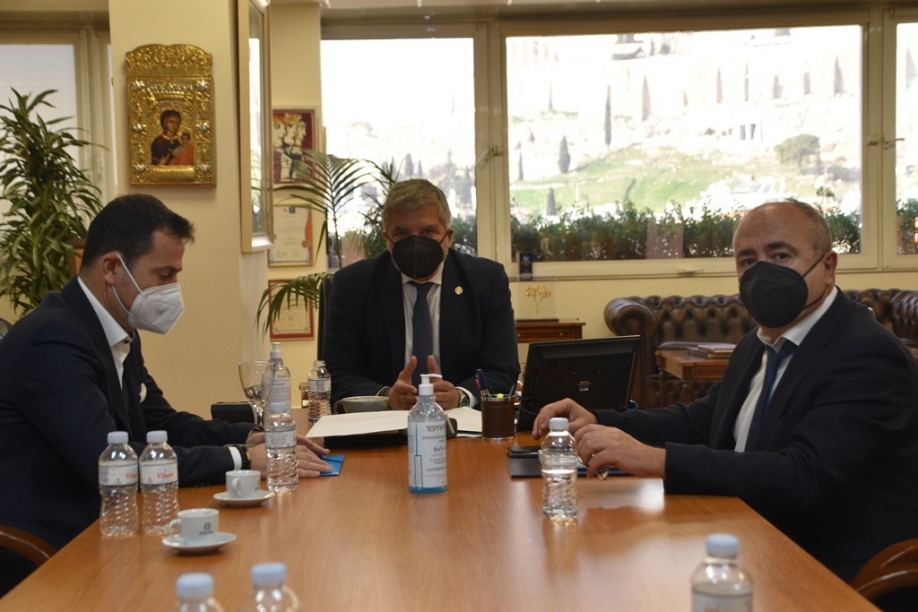 &Sigma;&upsilon;&nu;ά&nu;&tau;&eta;&sigma;&eta; &Mu;&pi;ά&mu;&pi;&alpha;&lambda;&omicron;&upsilon; &ndash; &Pi;&alpha;&tau;&omicron;ύ&lambda;&eta;  &sigma;&tau;&eta;&nu; &Pi;&epsilon;&rho;&iota;&phi;έ&rho;&epsilon;&iota;&alpha; &Alpha;&tau;&tau;&iota;&kappa;ή&sigmaf;