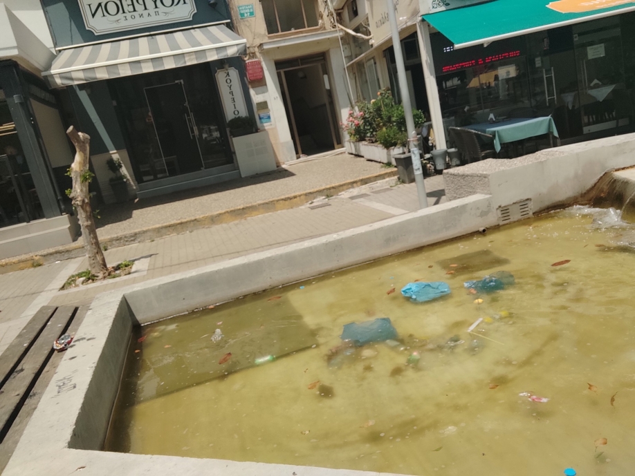 &Nu;έ&alpha; &Phi;&iota;&lambda;&alpha;&delta;έ&lambda;&phi;&epsilon;&iota;&alpha;: &Lambda;&epsilon;ί&pi;&omicron;&upsilon;&nu; &mu;ό&nu;&omicron; &tau;&alpha; &beta;&alpha;&tau;&rho;ά&chi;&iota;&alpha;...