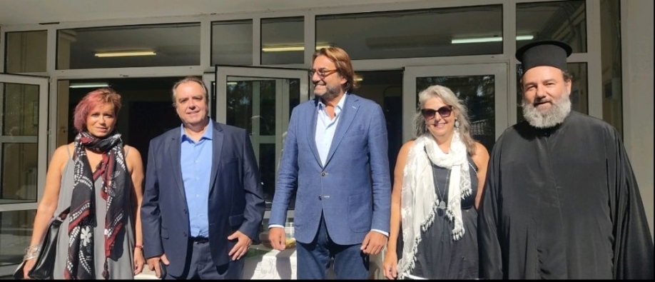 &Epsilon;&nu;&omega;&mu;έ&nu;&omicron; &Mu;&alpha;&rho;&omicron;ύ&sigma;&iota;: &Nu;έ&alpha; &sigma;&chi;&omicron;&lambda;&iota;&kappa;ή &chi;&rho;&omicron;&nu;&iota;ά &chi;&omega;&rho;ί&sigmaf; &tau;&omicron; 1&omicron; &iota;&sigma;&tau;&omicron;&rho;&iota;&kappa;ό &sigma;&chi;&omicron;&lambda;&epsilon;ί&omicron; &tau;&eta;&sigmaf; &pi;ό&lambda;&eta;&sigmaf; &mu;&alpha;&sigmaf;