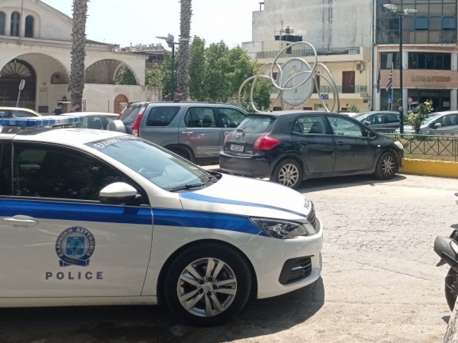 &Delta;. &Alpha;&gamma;ί&alpha;&sigmaf; &Pi;&alpha;&rho;&alpha;&sigma;&kappa;&epsilon;&upsilon;ή&sigmaf;: &Lambda;&eta;&sigma;&tau;έ&sigmaf; &upsilon;&pi;&omicron;&delta;ύ&omicron;&nu;&tau;&alpha;&iota; &mu;έ&lambda;&eta; &tau;&omicron;&upsilon; &laquo;&Beta;&omicron;ή&theta;&epsilon;&iota;&alpha; &sigma;&tau;&omicron; &Sigma;&pi;ί&tau;&iota;&raquo;