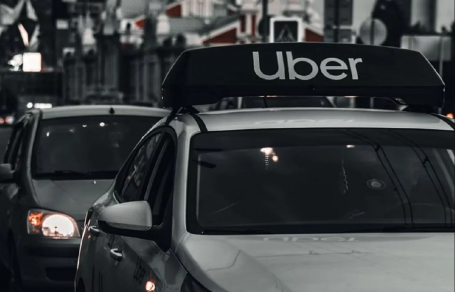 &Pi;&alpha;&gamma;&kappa;ό&sigma;&mu;&iota;&omicron; &sigma;&kappa;ά&nu;&delta;&alpha;&lambda;&omicron; &delta;&iota;&alpha;&pi;&lambda;&omicron;&kappa;ή&sigmaf; &kappa;&omicron;&rho;&upsilon;&phi;&alpha;ί&omega;&nu; &pi;&omicron;&lambda;&iota;&tau;&iota;&kappa;ώ&nu; &mu;&epsilon; &tau;&eta;&nu; Uber - O &Mu;&alpha;&kappa;&rho;ό&nu; &sigma;&tau;&eta; &lambda;ί&sigma;&tau;&alpha;