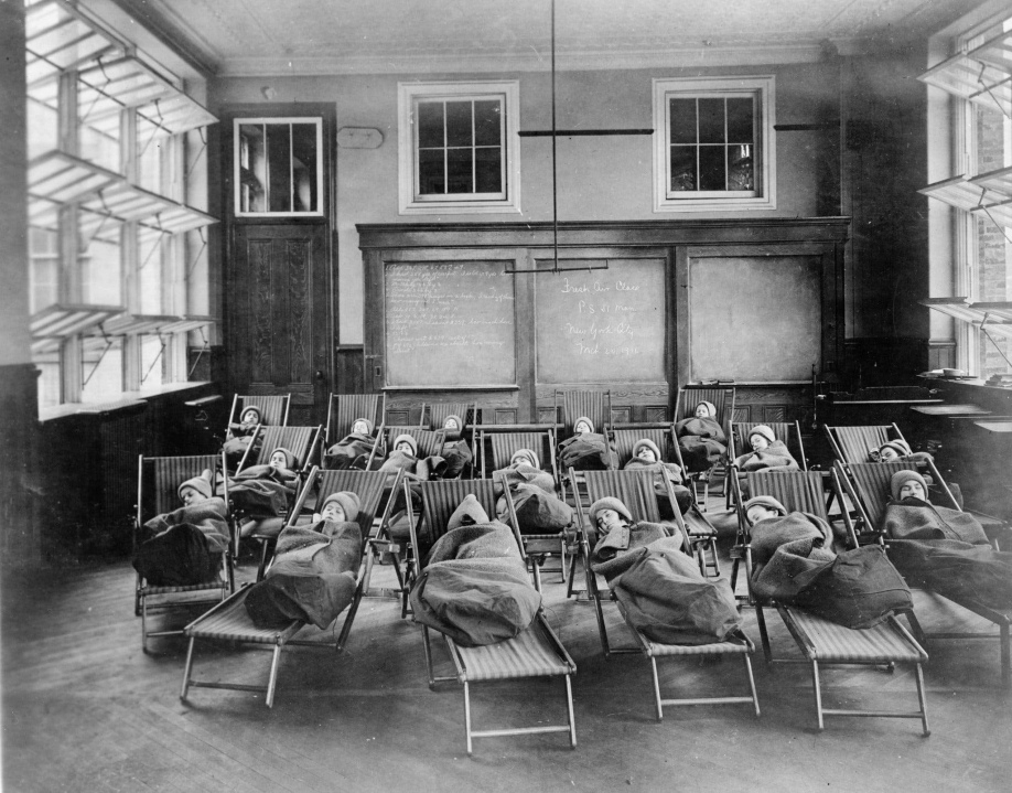 &Pi;ώ&sigmaf; &tau;&alpha; "&upsilon;&pi;&alpha;ί&theta;&rho;&iota;&alpha; &sigma;&chi;&omicron;&lambda;&epsilon;ί&alpha;" &alpha;&nu;&tau;&iota;&mu;&epsilon;&tau;ώ&pi;&iota;&sigma;&alpha;&nu; &tau;&eta;&nu; &pi;&alpha;&nu;&delta;&eta;&mu;ί&alpha; &tau;&eta;&sigmaf; &phi;&upsilon;&mu;&alpha;&tau;ί&omega;&sigma;&eta;&sigmaf;