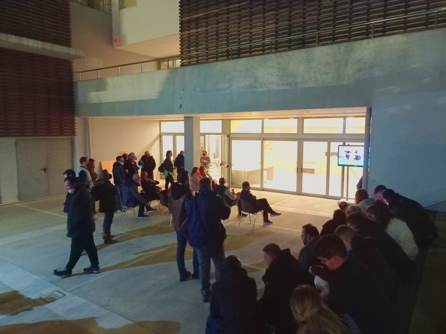 &Alpha;&pi;&omicron;&mu;&alpha;&kappa;&rho;ύ&nu;&epsilon;&tau;&alpha;&iota; &tau;&omicron; &ldquo;&mu;&pi;&alpha;&lambda;ό&nu;&iota;&rdquo; &ndash; &Mu;&epsilon;&gamma;ά&lambda;&eta; ή&tau;&tau;&alpha; &gamma;&iota;&alpha; &tau;&eta; &delta;&eta;&mu;&omicron;&tau;&iota;&kappa;ή &alpha;&rho;&chi;ή &Sigma;&alpha;&rho;&alpha;&omicron;ύ&delta;&alpha;