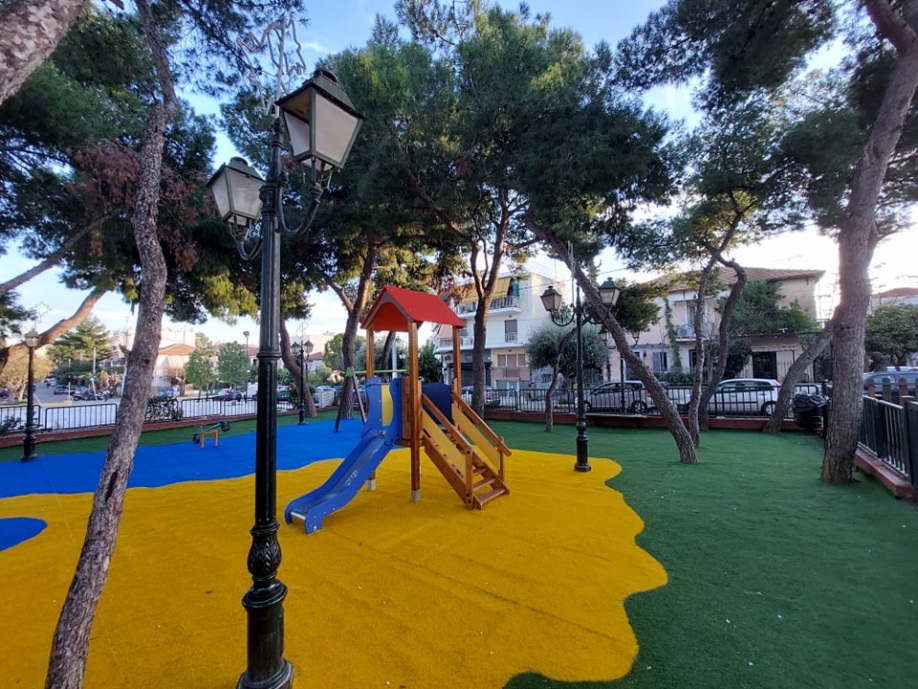 &Alpha;&nu;&alpha;&kappa;&alpha;ί&nu;&iota;&sigma;&eta; &pi;&alpha;&iota;&delta;&iota;&kappa;ή&sigmaf; &chi;&alpha;&rho;ά&sigmaf; &sigma;&tau;&eta;&nu; &pi;&lambda;&alpha;&tau;&epsilon;ί&alpha; &Kappa;&omega;&nu;&sigma;&tau;&alpha;&nu;&tau;&iota;&nu;&omicron;&upsilon;&pi;ό&lambda;&epsilon;&omega;&sigmaf;